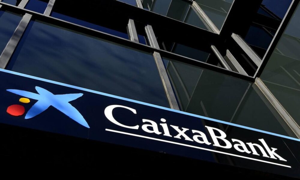 Caixabank Sancionada Con Millones De Euros Por Obligar A Sus