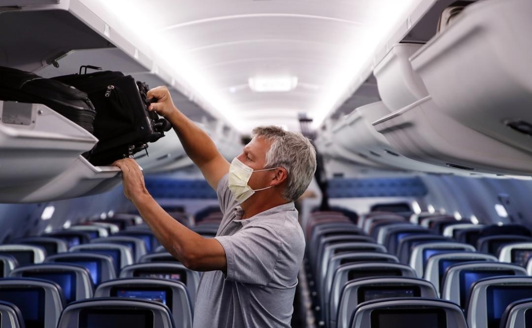 Por qué Ryanair y Vueling seguirán cobrándonos por el equipaje de mano a  pesar de ser ilegal y recibir sanciones